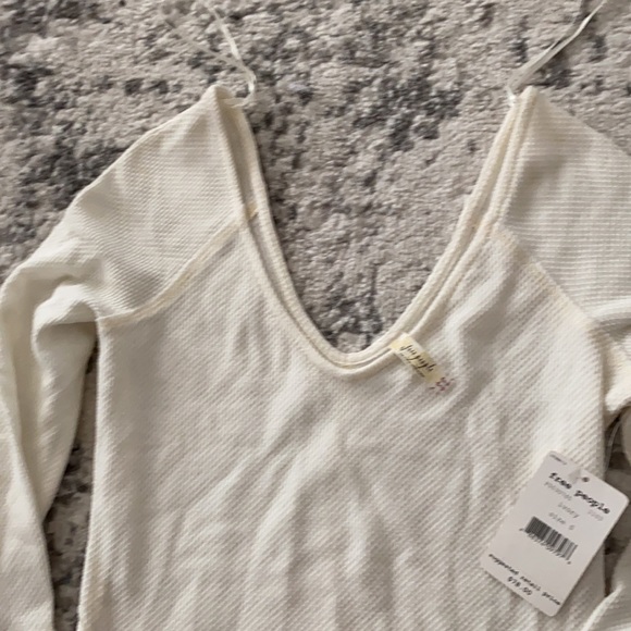 Free People thermal top with lace bell Sleeves. NWT sz S - Picture 4 of 4